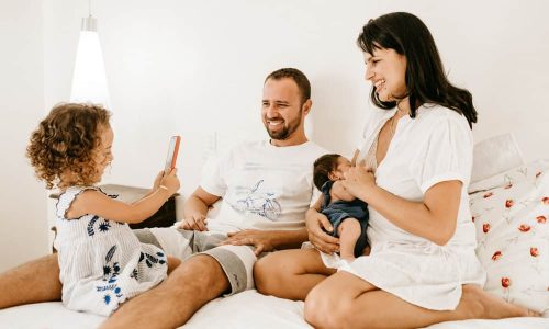 Bong-partners-family-02